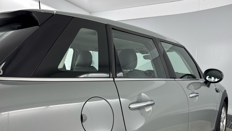 MINI Hatchback 1.5 Cooper Classic 5dr Auto [Nav Pack] Petrol Hatchback